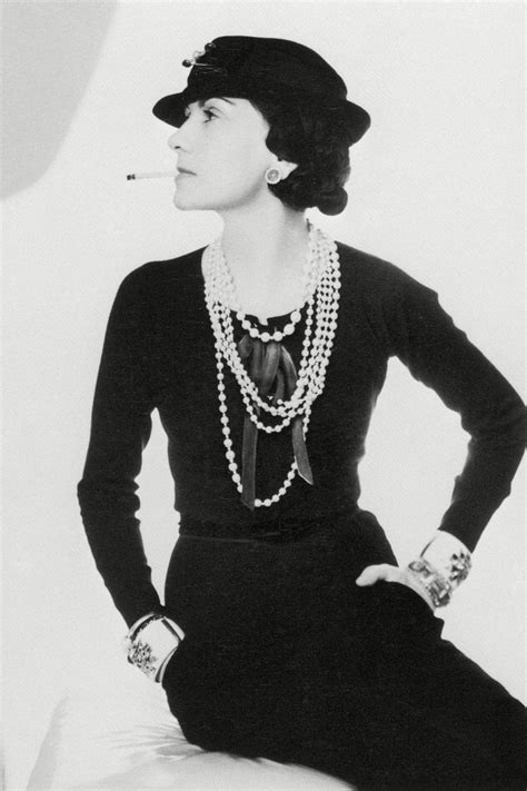 coco chanel vestimenta|why was coco chanel famous.